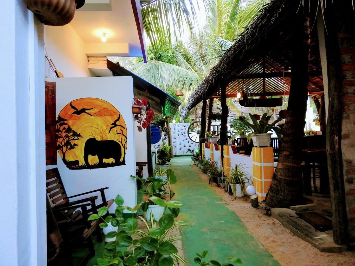 Cresent Bay Beach Hotel Arugam Kudah Eksteriør bilde